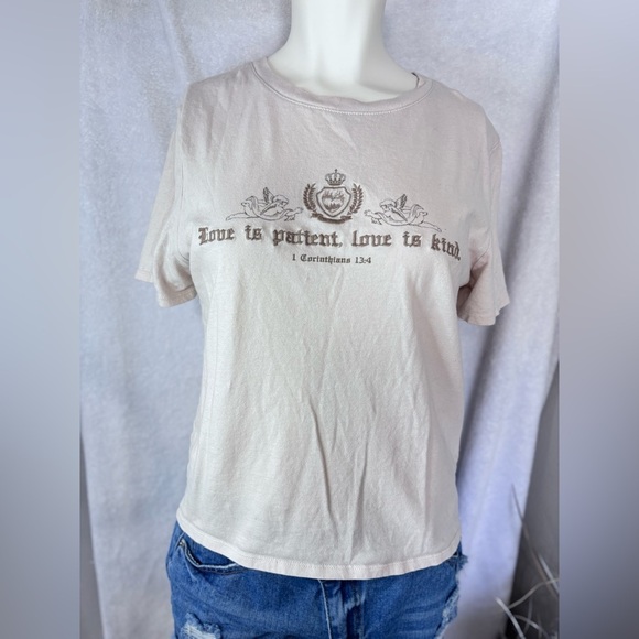 Graphic T-Shirt Love‎ Is Patient Crew Neck Short Sleeve Top - Picture 1 of 4
